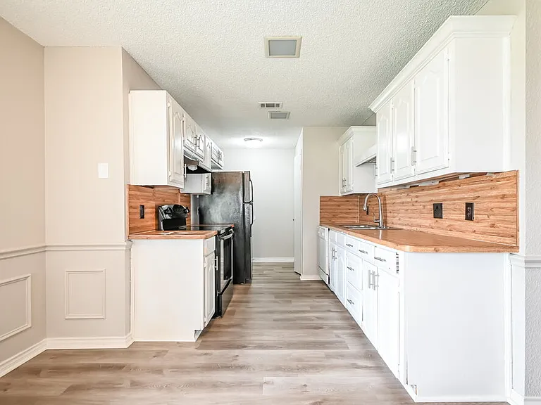1311 Mallard Dr — Photo 8