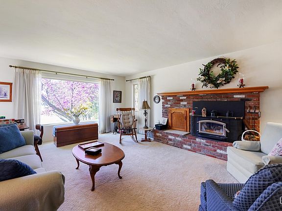 5th image of 616 Magnolia Ave