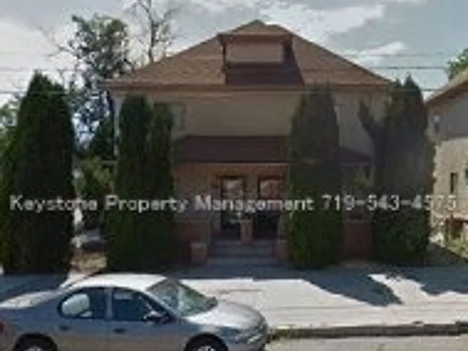 901-905 N Greenwood St