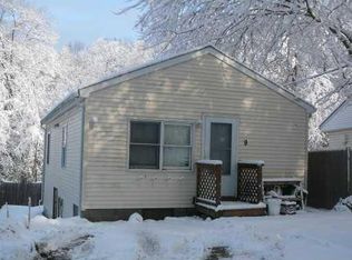 9 Spring Pl, Glocester, RI 02814