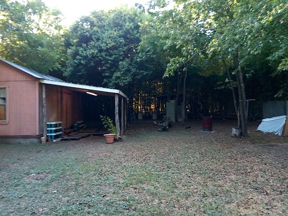 4th image of 9008 East Dr