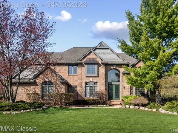 12282 Deer Creek Cir, Plymouth, MI 48170