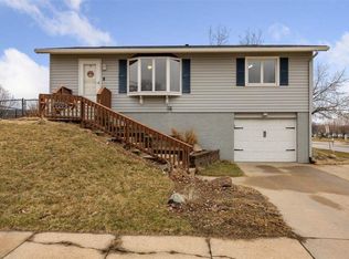 2905 7th St, Marion, IA 52302