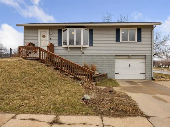 2905 7th St, Marion, IA 52302