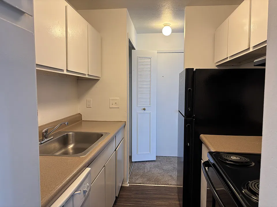 Hawthorne Club Apartments