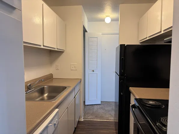Hawthorne Club Apartments