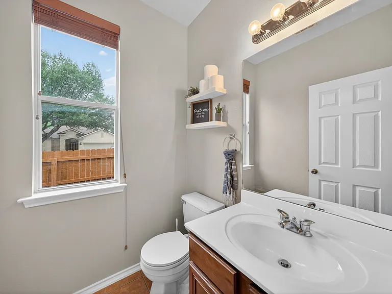 4847 Farber Dl — Photo 10