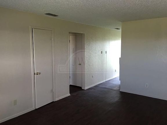 2nd image of 1104 Eastside Dr APT C