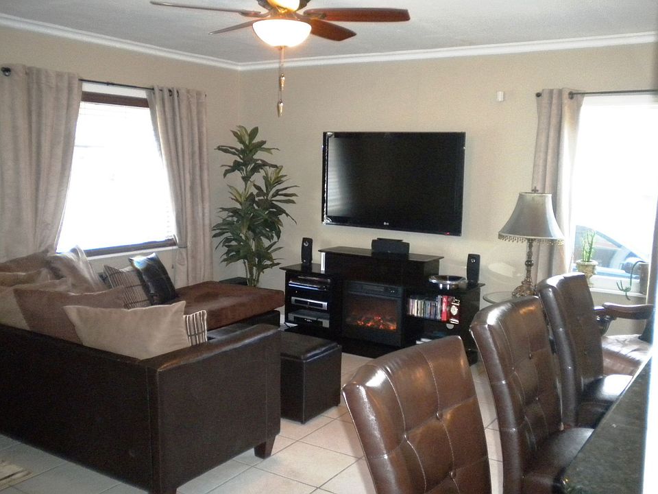 Living Room - tile floors throughout