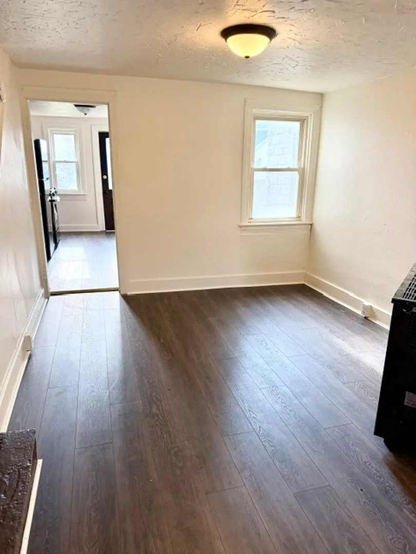 3-Bedroom, 1-Bath Townhouse for Rent — Photo 3