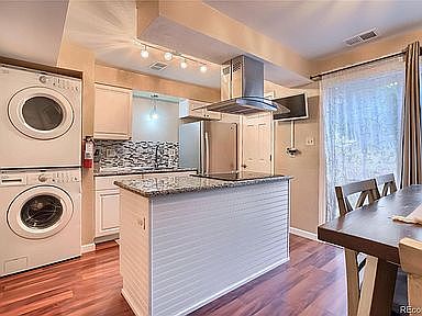 Kitchen *furniture/TV not included