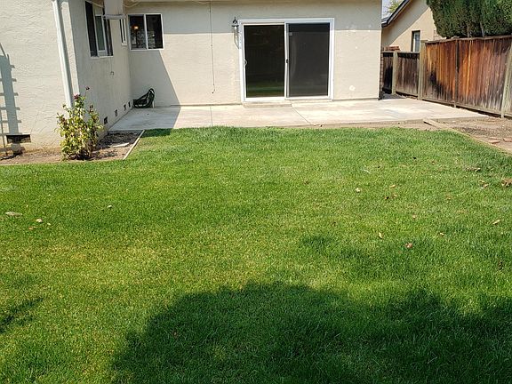 2nd image of 1130 Lynhurst Ct