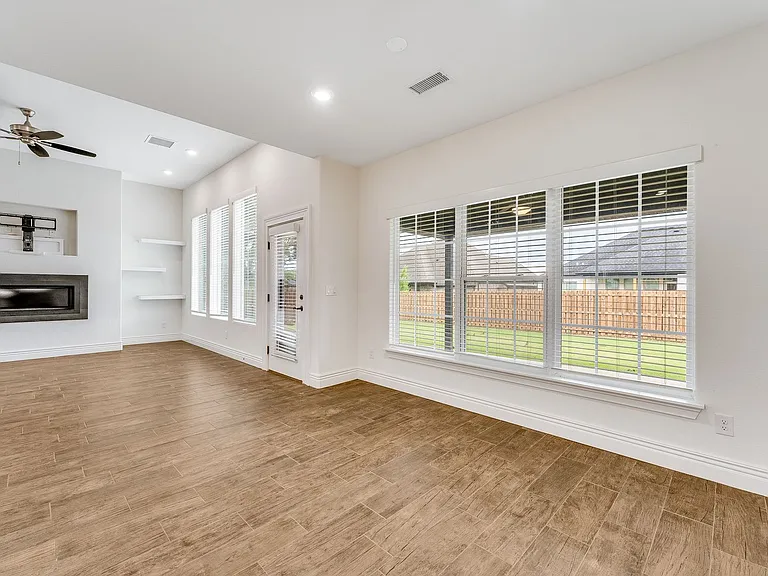 1100 Brandon Way — Photo 13