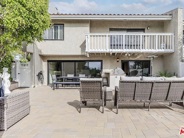 2637 Angelo Dr — Photo 15