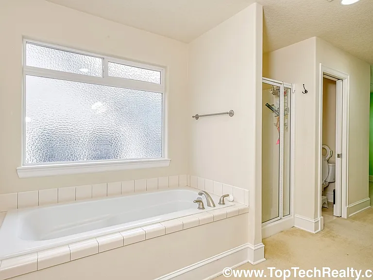 12852 NW Bayonne Ln — Photo 14