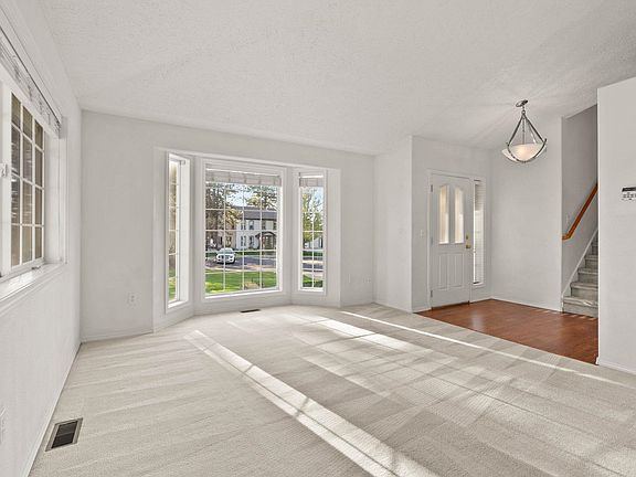 4th image of 8004 N Hayley Ct