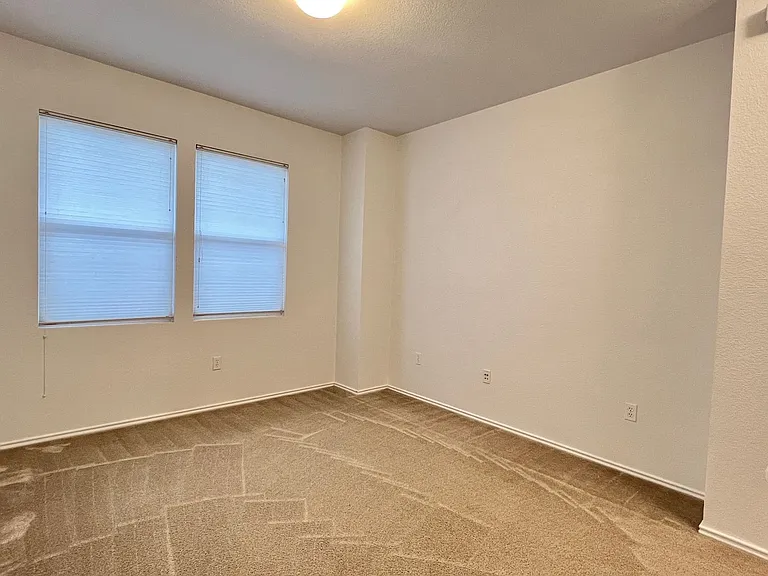 4112 Mattie St — Photo 6