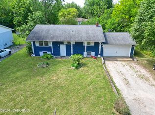 914 Julian Ln, Fulton, MO 65251