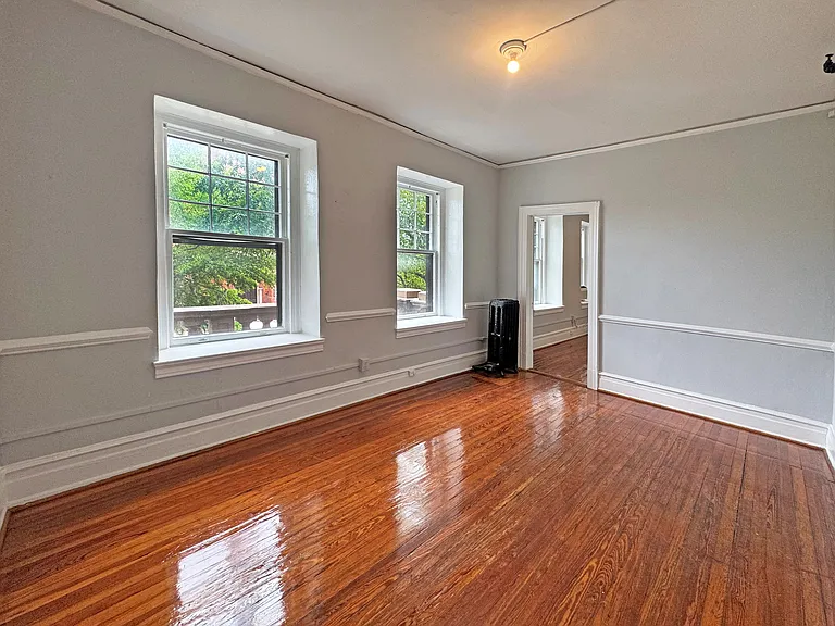 Carolina Apartments — Photo 8