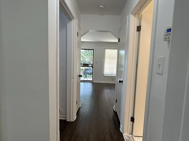 9606 Chatham — Photo 3