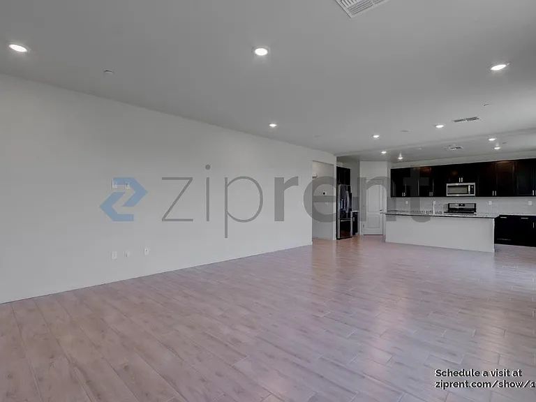 1474 Dorrington Ln — Photo 3