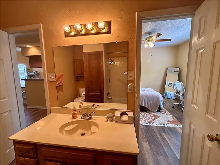 915 W 23rd St #206 — Photo 16