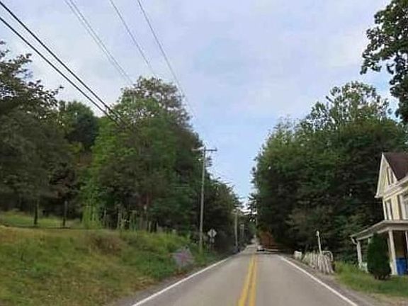 Exterior Neighborhood (street photo)