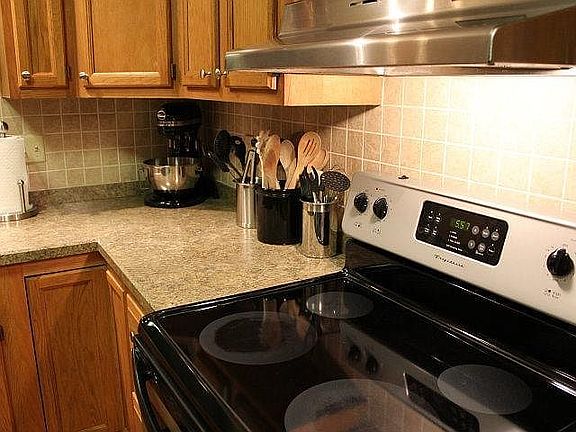 5th image of 301 Forest Hill Dr
