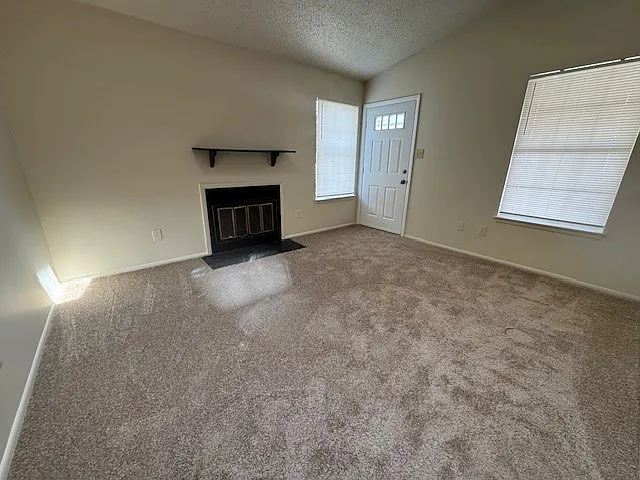 2 bed, 866 sqft, $1,895 — Photo 4