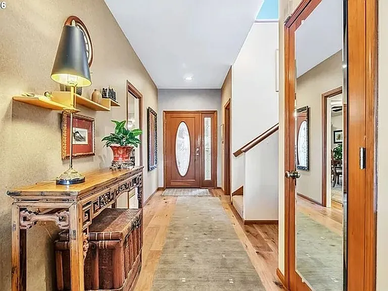 574 Wimbledon Ct — Photo 8