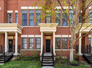 207 Prairie St, Elgin, IL 60120