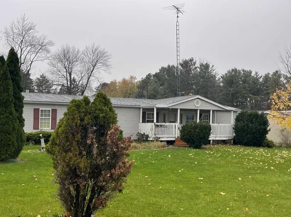 8011 Lewis Rd, Mount Morris, MI 48458