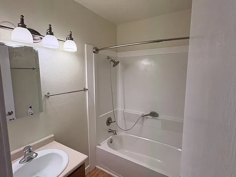 411 E Plum St #1 — Photo 8