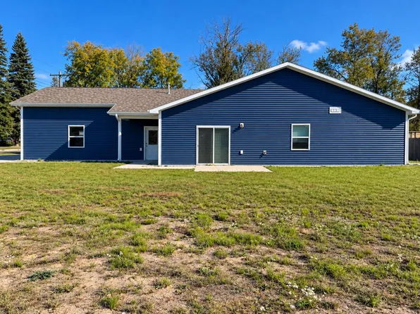 908 E Spruce St, Sault Sainte Marie, MI 49783