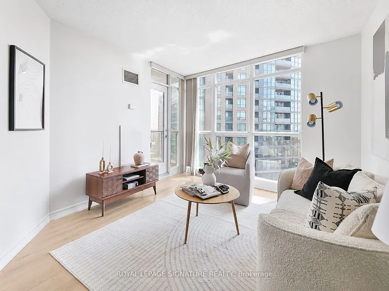 231 Fort York Blvd #1102 — Photo 4