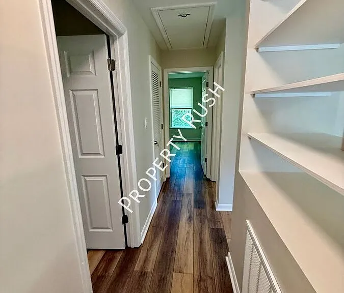 709 N Holly St — Photo 13