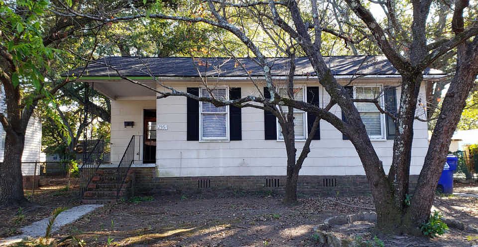1st image of 2351 Cambridge Ave