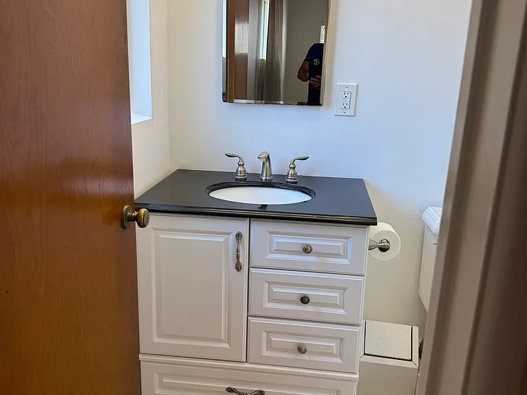 636 E California Blvd #5 — Photo 8