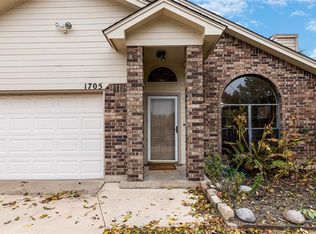 1705 Independence Rd, Blue Mound, TX 76131