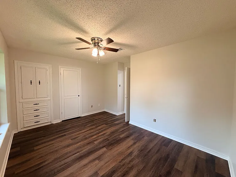 217 Flagg Dr — Photo 11