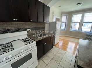 1365 W Estes Ave APT 2P, Chicago, IL 60626