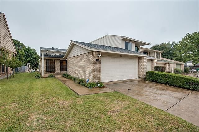 1st image of 814 Saint Andrews Ct