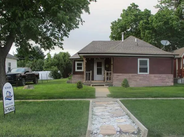 402 E 3rd St, Rushville, NE 69360