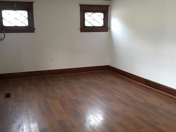 3rd image of 1712 Avenue E