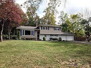 56 Falcon Rd, Livingston, NJ 07039