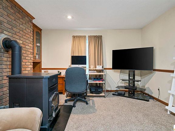 5th image of 7675 Cemetery Rd