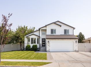 5650 W Mountain Aura Dr, West Jordan, UT 84081