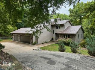 3028 Wild Rose Ln, Onalaska, WI 54650