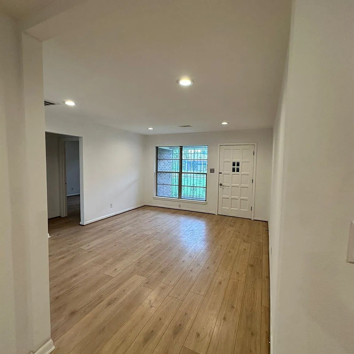 2 bed, 1185 sqft, $1,550 — Photo 3