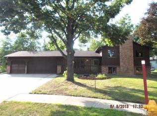 5915 S Remington Pl, Sioux Falls, SD 57108